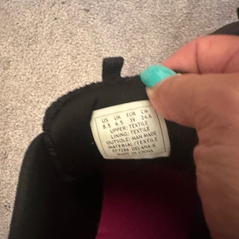 Women’s shoes like new